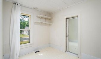 920 Grove St, Baldwin City, KS 66006