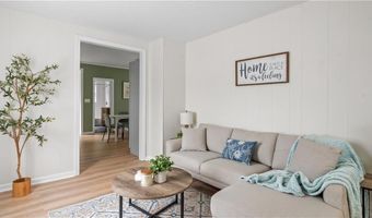 63 Prospect St, Lincoln, RI 02838