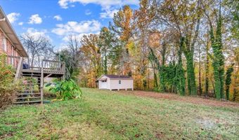 826 Holly Dr, Asheboro, NC 27205