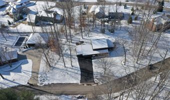 226 Lakeshore Dr, Batesville, IN 47006