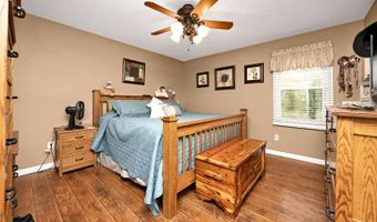 2006 Farmaway Dr, Bardstown, KY 40004