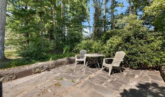 49 Magnolia Ln, Coventry, RI 02816