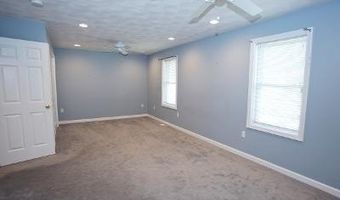 51 Newport Ave, Middletown, RI 02842