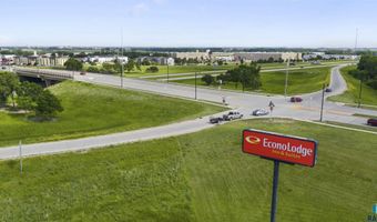 2515 6th St, Brookings, SD 57006