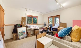 425 Merrill Cir, Ashland, OR 97520