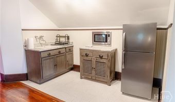 201 W 33rd St, Savannah, GA 31401