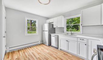 27 Skyline Dr, Brookfield, CT 06804