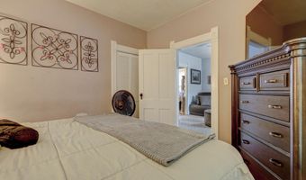 1208 N SUPERIOR St, Appleton, WI 54911