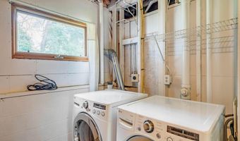 1008 Mesa Verde Pl, Ames, IA 50014