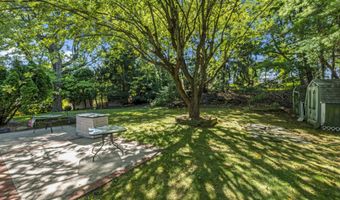 26 Warren Dr, Aberdeen, NJ 07747