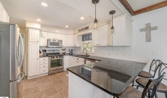 1016 Argyle Ct, Alma, MI 48801