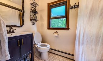 42 Mechanic St, North Smithfield, RI 02896