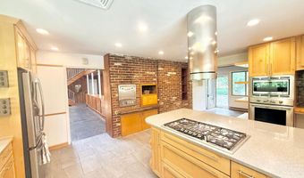 6819 SELKIRK, Bethesda, MD 20817