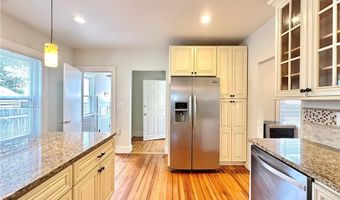 91 Van Zandt Ave, Newport, RI 02840