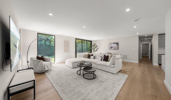 3112 N ROSSER St, Alexandria, VA 22311