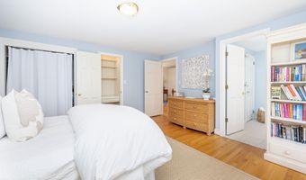 60 Old Wood Rd, Avon, CT 06001