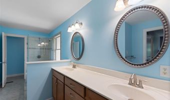 603 Rue Montand Dr, Ballwin, MO 63011
