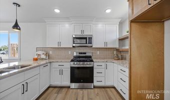 1504 Tverdy Ln, Buhl, ID 83316
