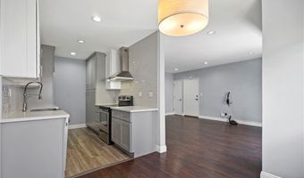 5414 Newcastle Ave 66, Encino, CA 91316