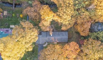 96 Oak Hill Dr, Bristol, CT 06010