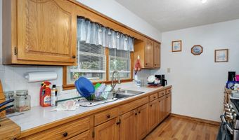 1301 S Tyler Ave, Aurora, MO 65605