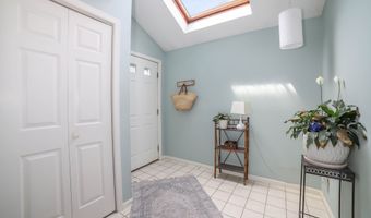 53 Brushy Plain Rd APT 5A, Branford, CT 06405