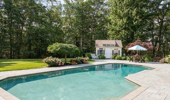 158 Kettle Hole Rd, Bolton, MA 01740