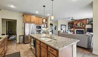 2001 NE Innsbruck Dr, Ankeny, IA 50021