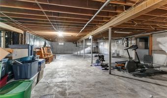 62 Canonchet Trl, Cranston, RI 02921