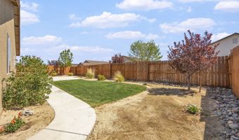 214 Red Oak Dr, Fernley, NV 89408
