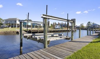 11046 New York St, Bay St. Louis, MS 39520