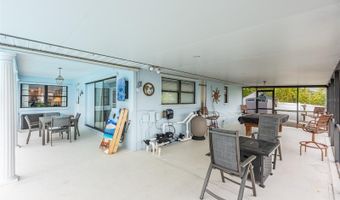 910 CHIPAWAY Dr, Apollo Beach, FL 33572