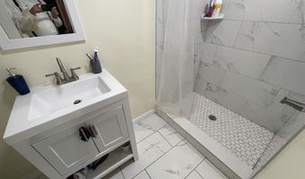 125 Garden Dr, Bridgeport, CT 06606