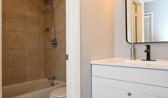 3107 BERRY Rd NE 11, Washington, DC 20018