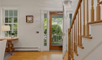 7 Clay St, Newport, RI 02840