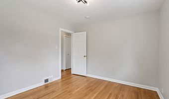 16 PARK Dr, Bellmawr, NJ 08031