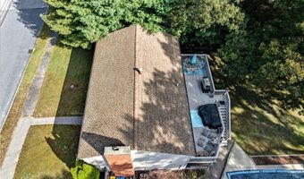 37 Carriage Rd, Cranston, RI 02920