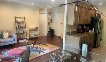 5250 VALLEY FORGE Dr 201, Alexandria, VA 22304