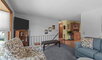 26 Lloyd Dr, Coventry, RI 02816