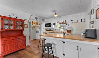 311 MAPLE St, Brookings, OR 97415