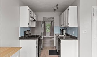 200 Heroux Blvd 203, Cumberland, RI 02864