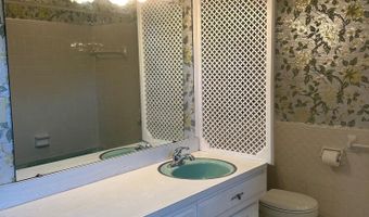 4027 DIX St, Anniston, AL 36201