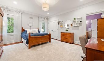 7 Newton Pl, Allendale, NJ 07401