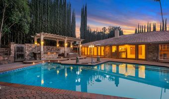 4446 Hayvenhurst Ave, Encino, CA 91436