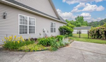 65 LIBERTY Ln, Anniston, AL 36207