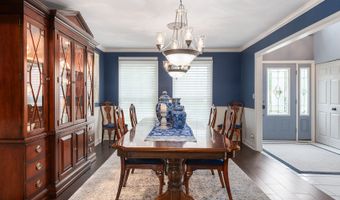1860 Haverford Dr, Algonquin, IL 60102
