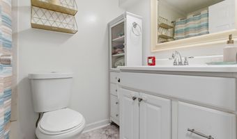 142 Woodland Dr 142, Cromwell, CT 06416