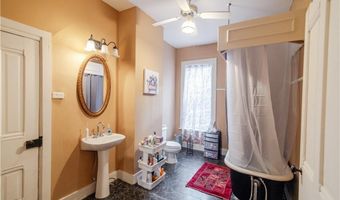 605 Atchison St, Atchison, KS 66002