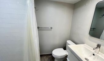 118 ROBERTS Ln 300, Alexandria, VA 22314