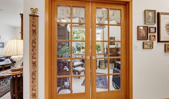 965 Golden Aspen Pl, Ashland, OR 97520